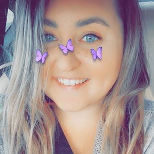 Meet your Posher, Emaleigh